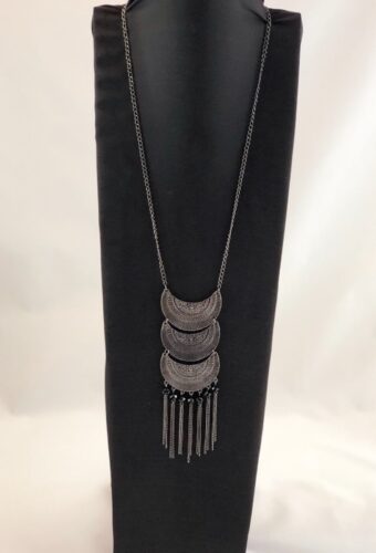 laality-uk-oxidised-three-pendant-necklace-accessories
