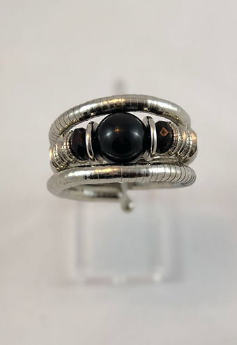 laality-uk-silver-black-bead-bracelet-accessories