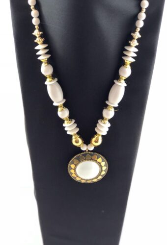 laality-uk-white-beaded-necklace-accessories